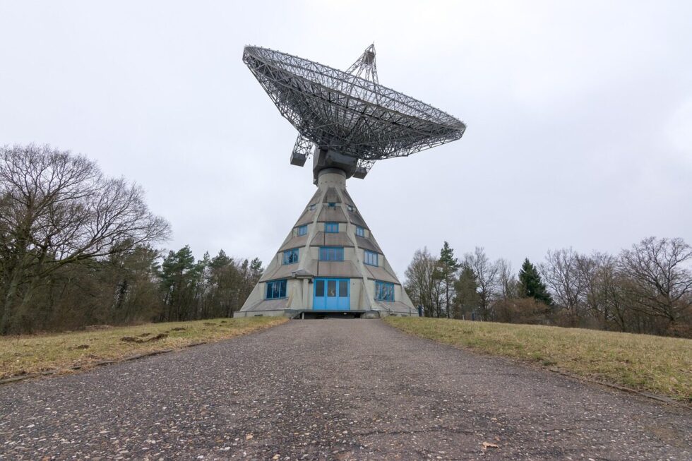 Radioteleskopradio telescope, parabolic, seti, research, satellite, antenna, science, communication, astronomy, extra-terrestrial, astrophysics, radio antenna, astronomical observatory, radio astronomy, radar, stockert, astropeiler, parabolic, seti, seti, seti, seti, seti, satellite, astrophysics, radar